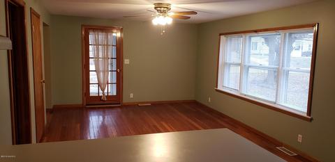 701 E Main St, Ionia, MI 48846 photo 8