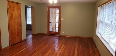 701 E Main St, Ionia, MI 48846 photo 7