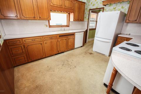 700 Pine St, Three Rivers, MI 49093 photo 8
