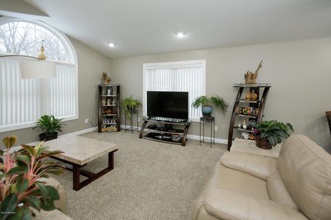1008 Eley St, Otsego, MI 49078 photo 3