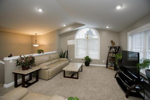 1008 Eley St, Otsego, MI 49078 photo 4