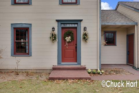 61 W Chamberlain Ct, Grant, MI 49327 photo 2