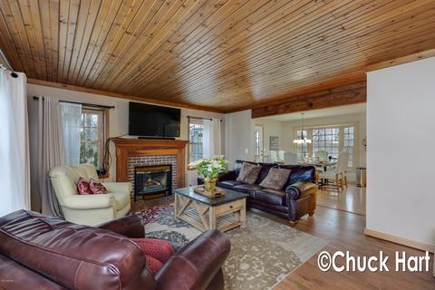 61 W Chamberlain Ct, Grant, MI 49327 photo 5