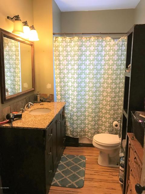 508 5th St, Spring Lake, MI 49456 photo 5