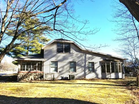 343 Ewing St, Newaygo, MI 49337 photo 5