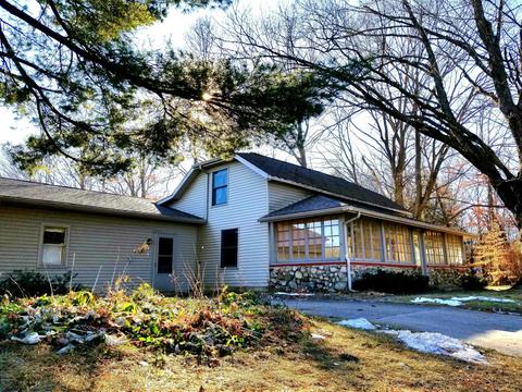 343 Ewing St, Newaygo, MI 49337 photo 2