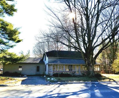 343 Ewing St, Newaygo, MI 49337 photo 3