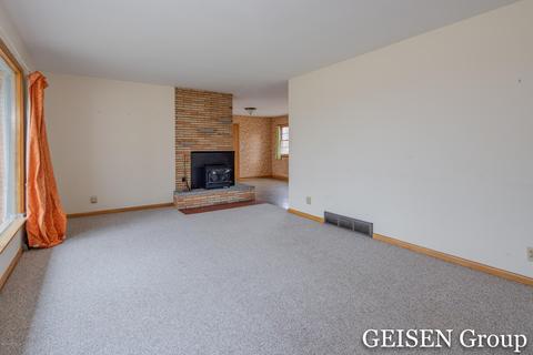 1004 S Broas St, Belding, MI 48809 photo 10
