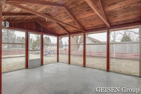 1004 S Broas St, Belding, MI 48809 photo 9