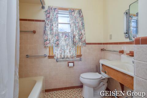 1004 S Broas St, Belding, MI 48809 photo 12