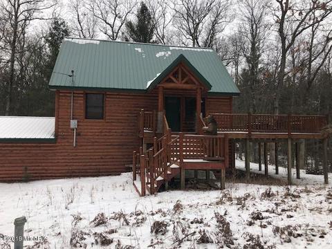 594 W 40th St, Baldwin, MI 49304 photo 4