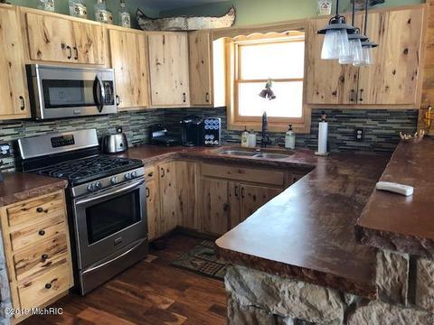 594 W 40th St, Baldwin, MI 49304 photo 8