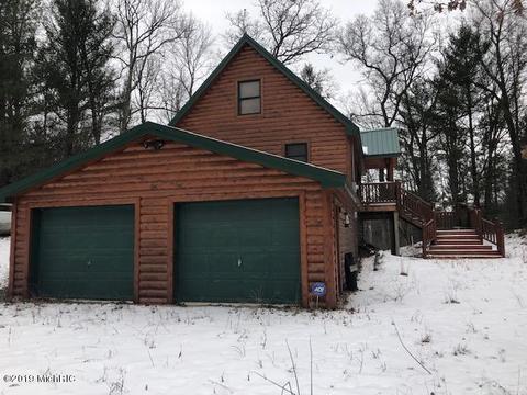 594 W 40th St, Baldwin, MI 49304 photo 2