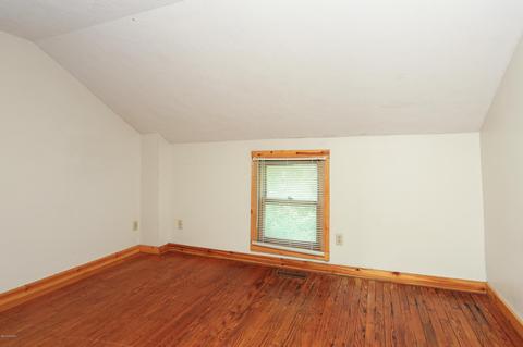 11 Maple St, Three Oaks, MI 49128 photo 8