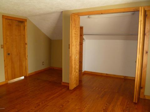 11 Maple St, Three Oaks, MI 49128 photo 6