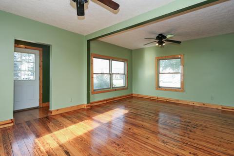 11 Maple St, Three Oaks, MI 49128 photo 3