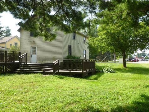11 Maple St, Three Oaks, MI 49128 photo 2