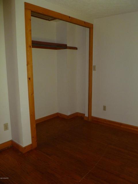 11 Maple St, Three Oaks, MI 49128 photo 9