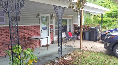 357 W Barton St, Newaygo, MI 49337 photo 2