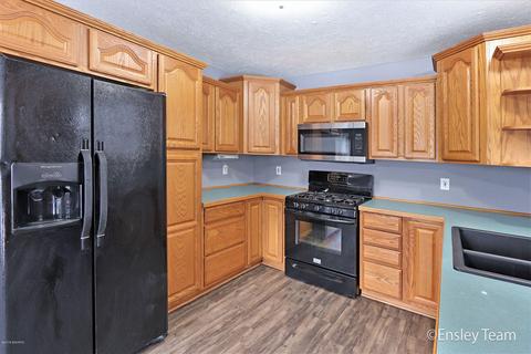 940 S Front St, Belding, MI 48809 photo 14