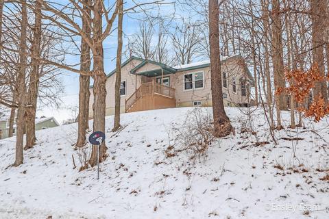940 S Front St, Belding, MI 48809 photo 2