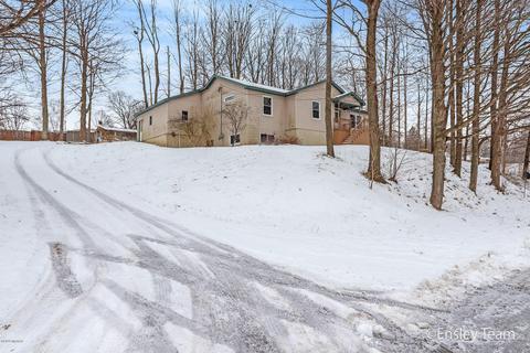 940 S Front St, Belding, MI 48809 photo 1