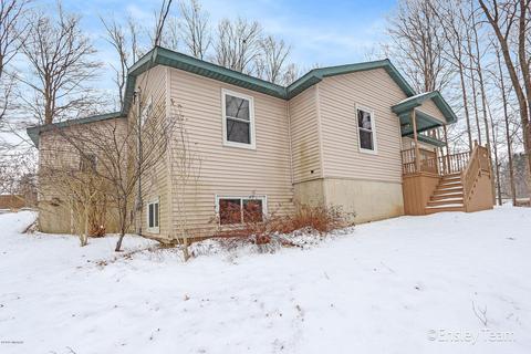 940 S Front St, Belding, MI 48809 photo 5
