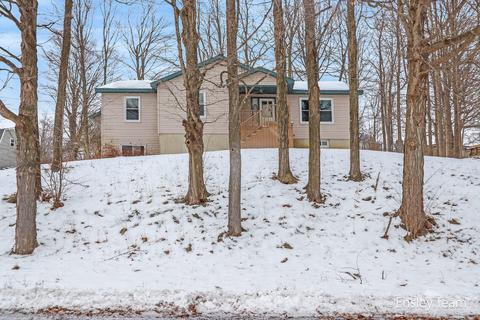 940 S Front St, Belding, MI 48809 photo 3
