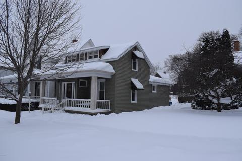 359 4th St, Manistee, MI 49660 photo 3