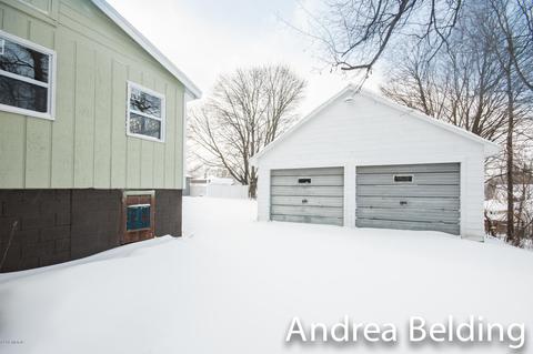 609 Charles St, Belding, MI 48809 photo 5