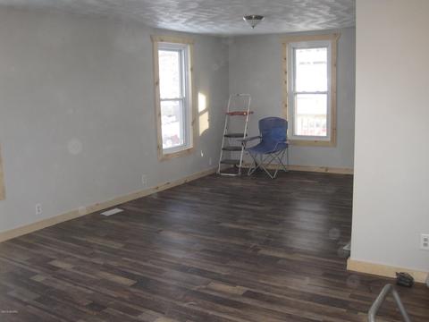722 E Main St, Ionia, MI 48846 photo 9