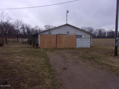 1640 2nd St, Plainwell, MI 49080 photo 3