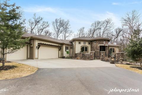 8305 Bolt Dr SE, Ada, MI 49301 photo 2