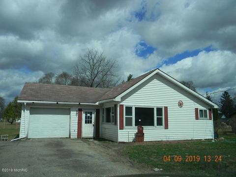 216 W Forest St, Edmore, MI 48829 photo 1