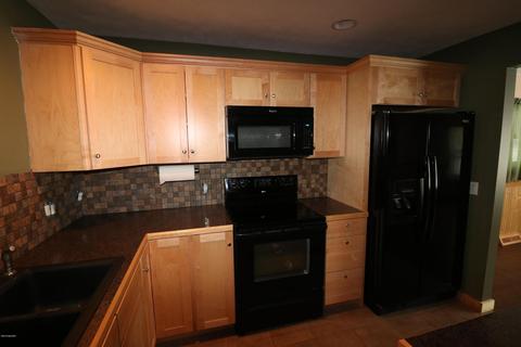 1027 E Main St, Fremont, MI 49412 photo 3