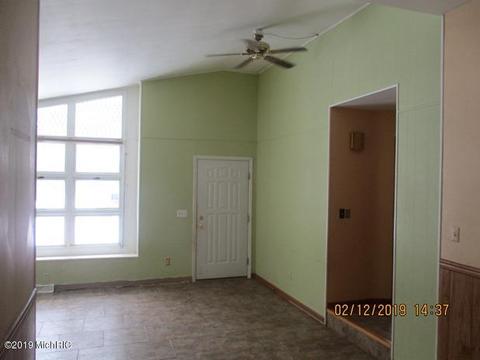112 Pinecrest Rd, Whitehall, MI 49461 photo 8