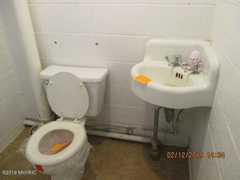 112 Pinecrest Rd, Whitehall, MI 49461 photo 32