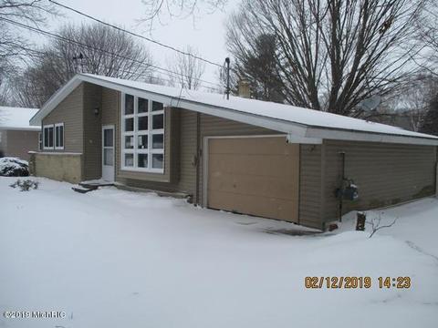 112 Pinecrest Rd, Whitehall, MI 49461 photo 2