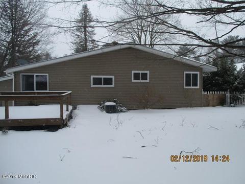 112 Pinecrest Rd, Whitehall, MI 49461 photo 3