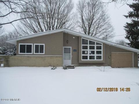 112 Pinecrest Rd, Whitehall, MI 49461 photo 1