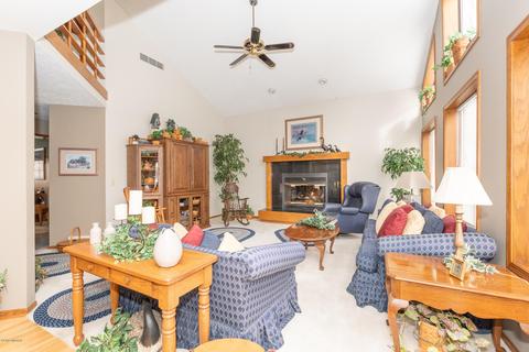 431 Midlakes Blvd, Plainwell, MI 49080 photo 17