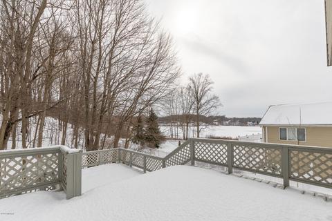 431 Midlakes Blvd, Plainwell, MI 49080 photo 4