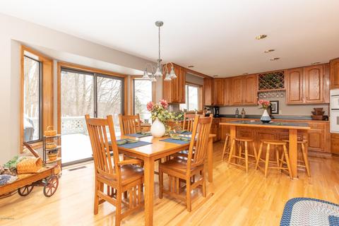 431 Midlakes Blvd, Plainwell, MI 49080 photo 25