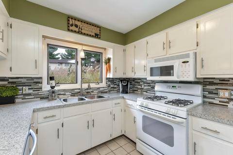 7627 36th St SE, Ada, MI 49301 photo 11