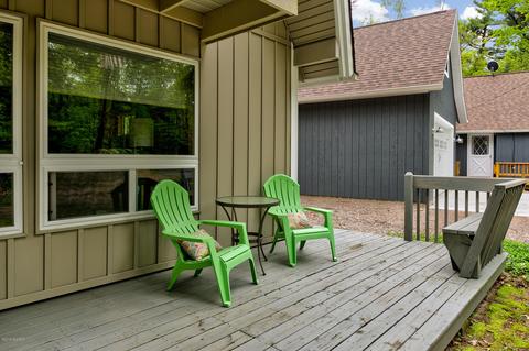 588 N Lighthouse Dr, Mears, MI 49436 photo 3