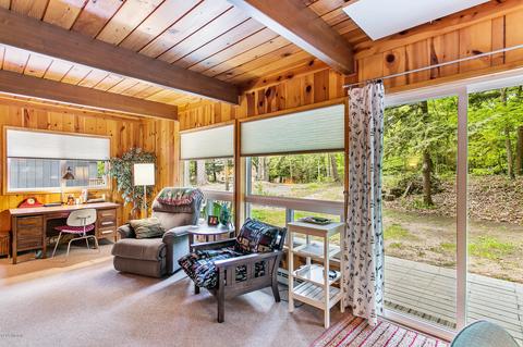 588 N Lighthouse Dr, Mears, MI 49436 photo 9