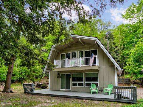 588 N Lighthouse Dr, Mears, MI 49436 photo 1