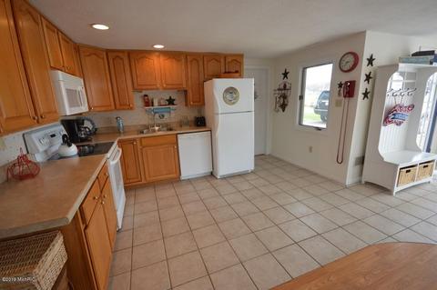 13622 Wayne St, Union, MI 49130 photo 6