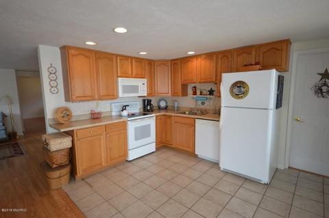 13622 Wayne St, Union, MI 49130 photo 5