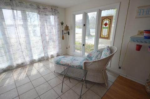 13622 Wayne St, Union, MI 49130 photo 4